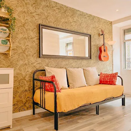 Charming Local Flat Near Sao Bento Palace Apartamento Lisboa