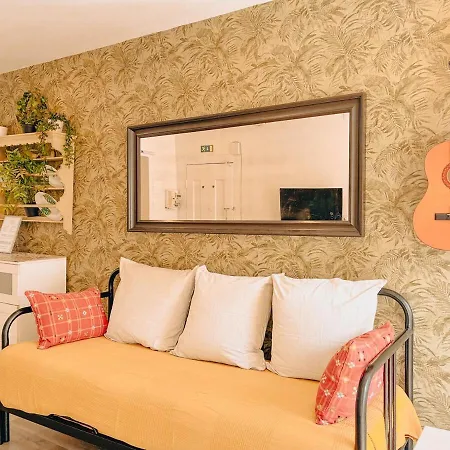 Charming Local Flat Near Sao Bento Palace * Lisboa